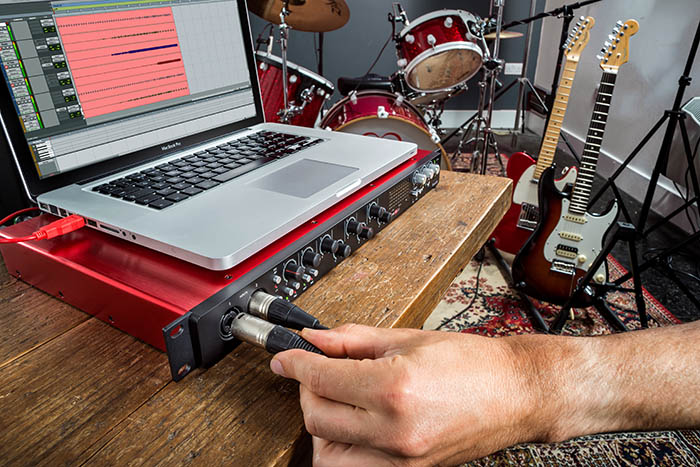 Focusrite Scarlett 18i20 со скидкой 20%!